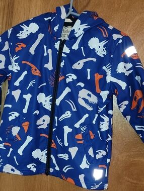 Hatley color changing dinosaur fossils raincoat 5t